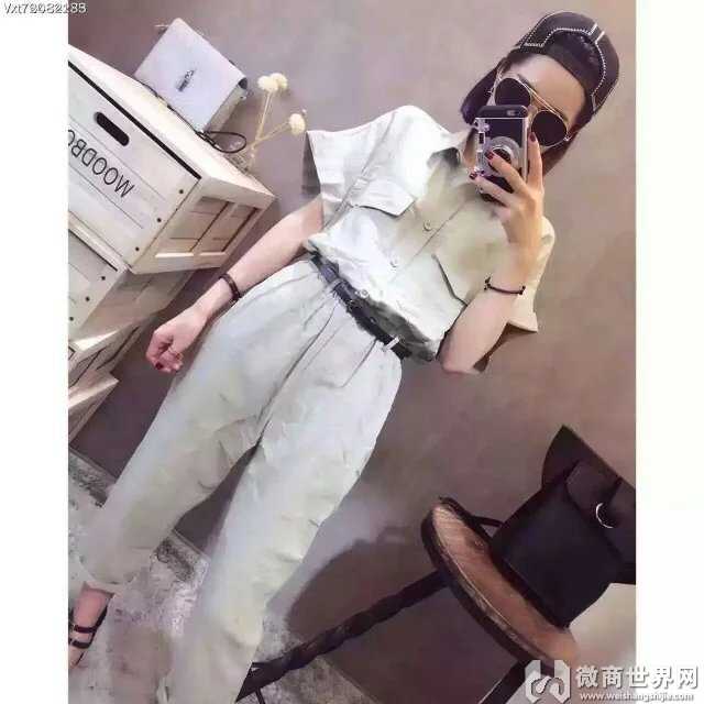 女装 推荐几个奢侈品服装批发网站,大概多少钱