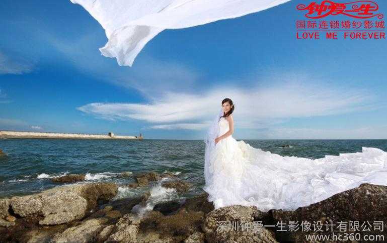 供应深圳福永钟爱一生五一定婚纱照送全新婚纱一套