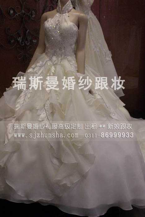 供应婚纱礼服跟妆只需698