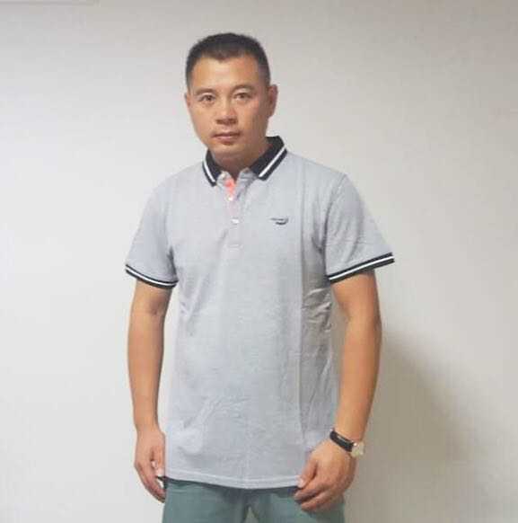 品牌运动服装批发库存男装批发品牌男装童装折扣店厂家直销