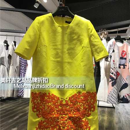 西北商贸中心嘉彩女装品牌折扣店货源