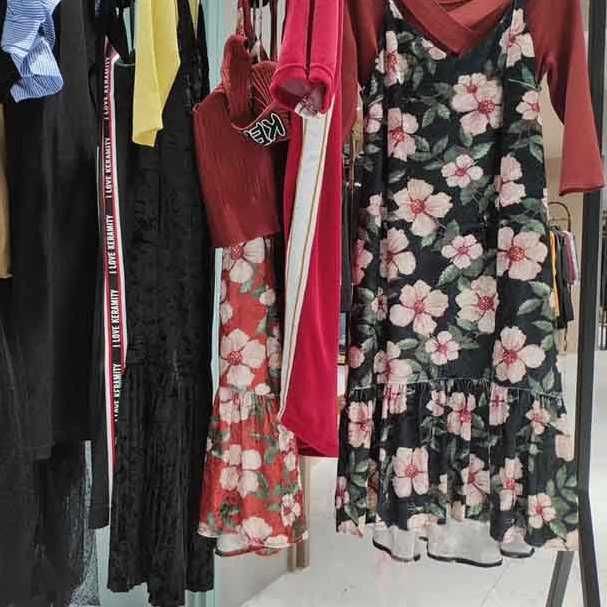 相约四季外贸品牌女装折扣店厂家货源服装