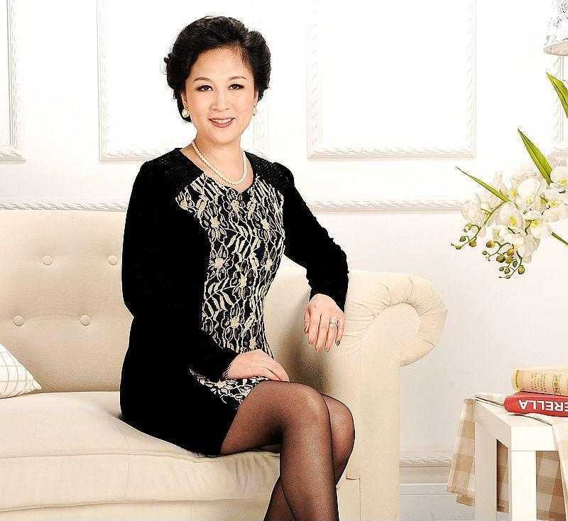 秋装新款长袖连衣裙 中老年女装批发 中年妈妈装丝绒裙子品牌